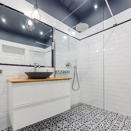 Bastion Gdansk, Sun & Snow *